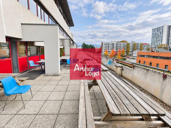 Bureaux à louer 227 m² terrasse privative à La Tronche