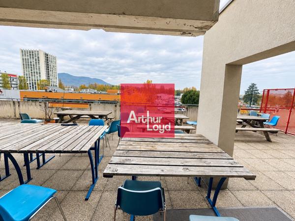 Bureaux à louer 227 m² terrasse privative à La Tronche