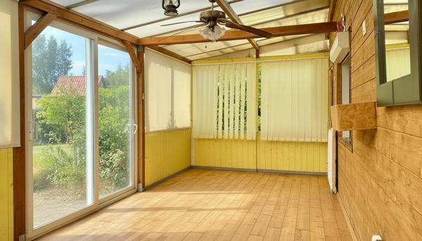 Maison en pierre  avec rivière ,Piscine, Terrain 7 000 m², Lezay (79)