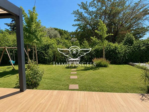 Coup de cœur assuré pour cette villa contemporaine aux portes de la plage