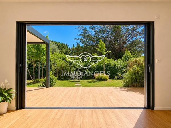 Coup de cœur assuré pour cette villa contemporaine aux portes de la plage