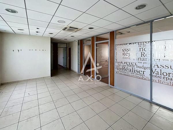 SANVIGNES-LES-MINES (71) - Local Commercial 230 m²