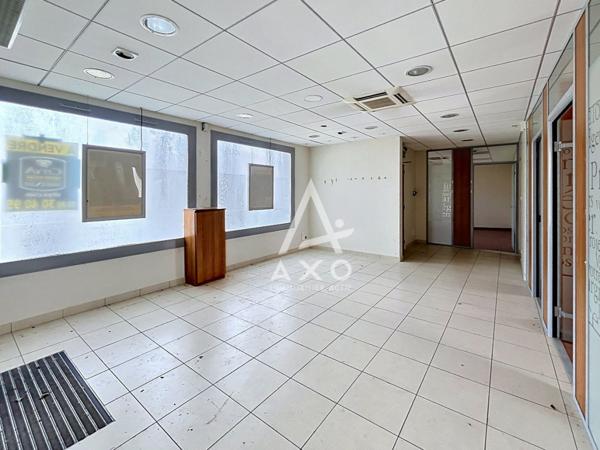 SANVIGNES-LES-MINES (71) - Local Commercial 230 m²