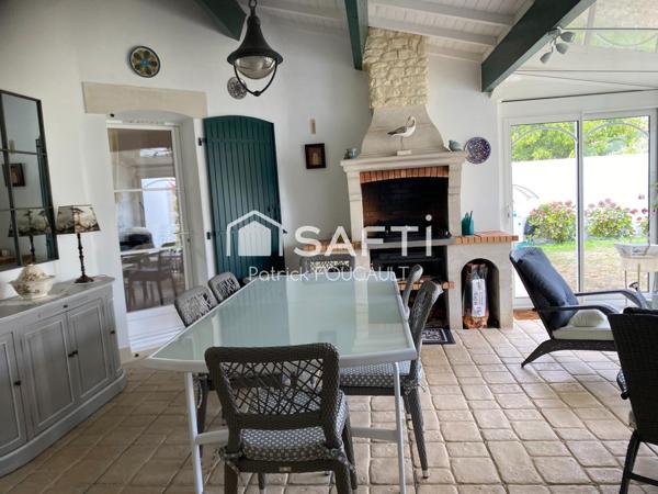 Maison Plain Pied + double garage sur terrain clos