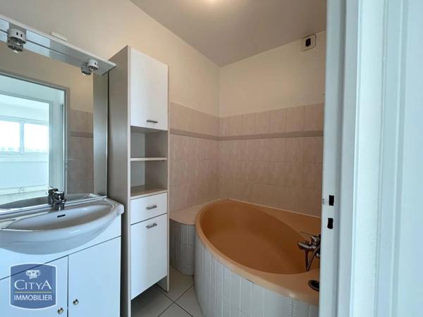 Appartement à louer 3 pièces 68.08m² Pau (64000)