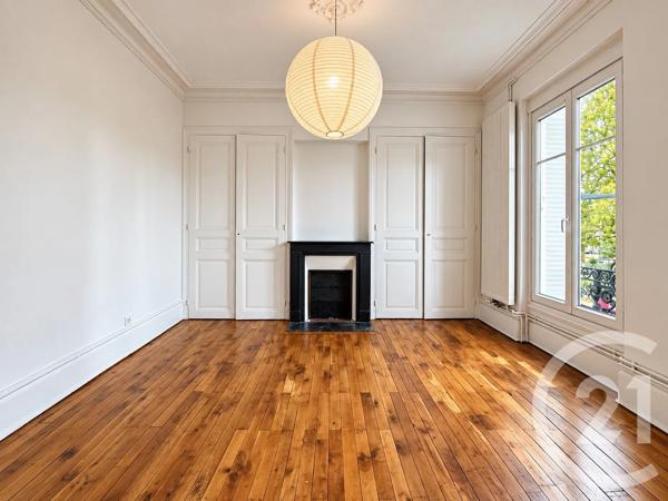 Maison à vendre  6 pièces - 151,50 m 2   MOULINS  - 03