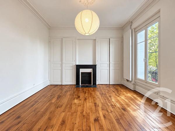 Maison à vendre  6 pièces - 151,50 m 2   MOULINS  - 03