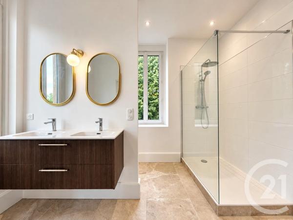 Maison à vendre  6 pièces - 151,50 m 2   MOULINS  - 03