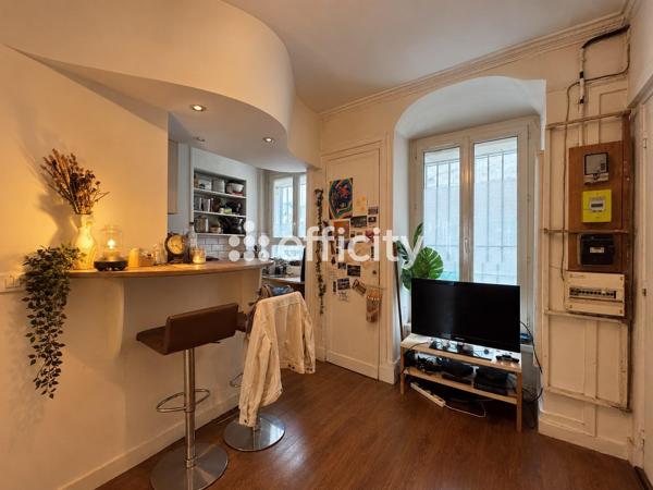 Appartement
         2 pièces
        - 30 m² Exclusivité 332 000 € *