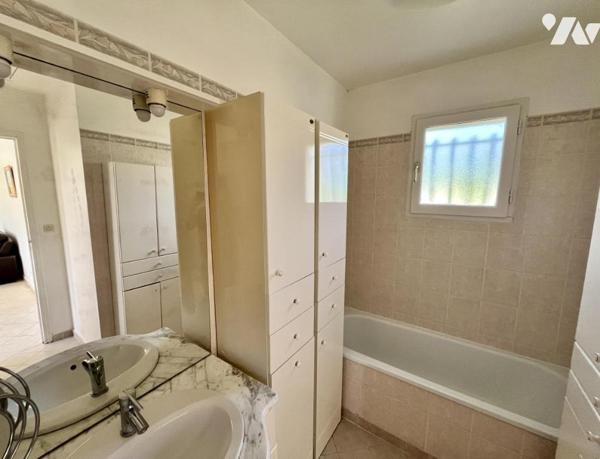 Vente villa à Pont-Saint-Esprit avec terrain entièrement cloturé