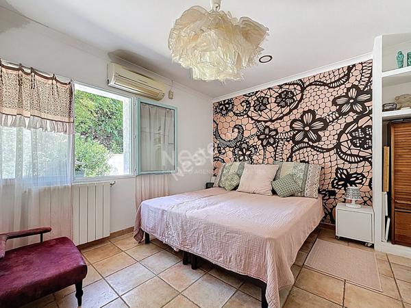 Élégante Maison à Vendre à Port Camargue - Un Havre de Paix