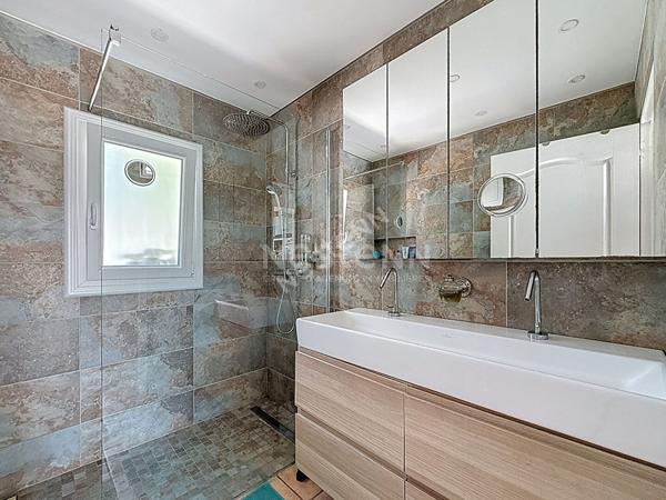 Élégante Maison à Vendre à Port Camargue - Un Havre de Paix