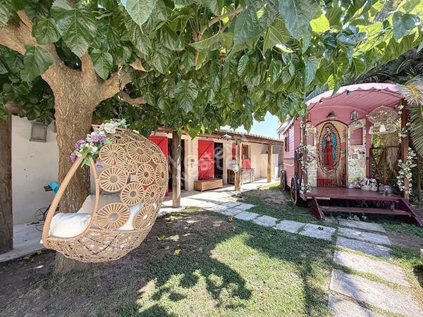 Élégante Maison à Vendre à Port Camargue - Un Havre de Paix