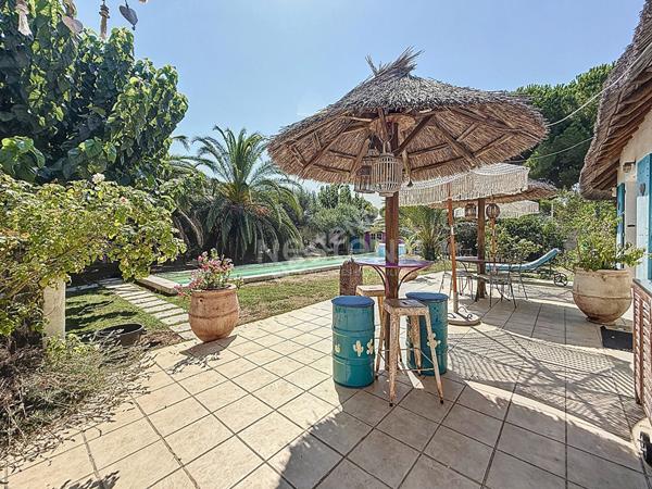 Élégante Maison à Vendre à Port Camargue - Un Havre de Paix