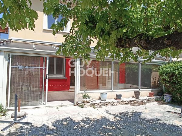 VACQUEYRAS : maison de ville F4 (132 m²) à louer
