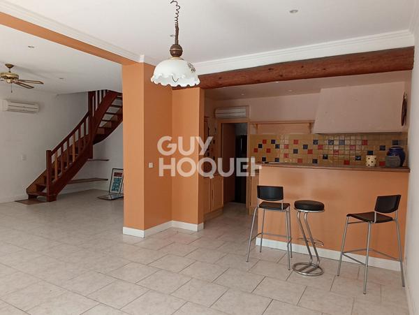 VACQUEYRAS : maison de ville F4 (132 m²) à louer