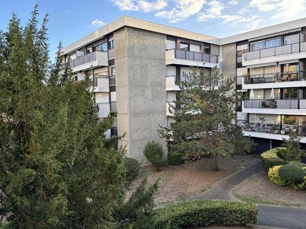 Appartement T2 rénové avec balcon et parking - Mérignac centre