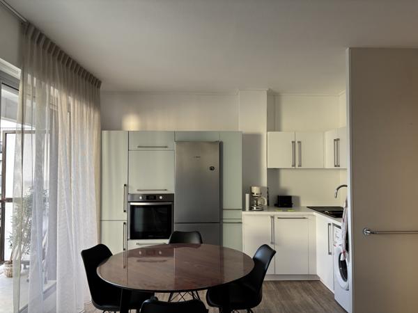 Appartement T2 rénové avec balcon et parking - Mérignac centre