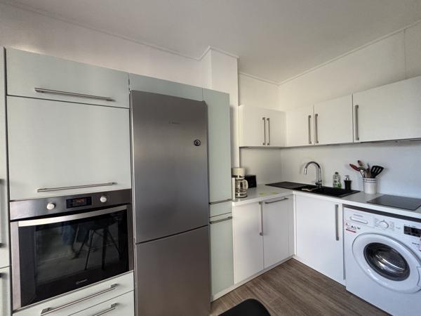 Appartement T2 rénové avec balcon et parking - Mérignac centre