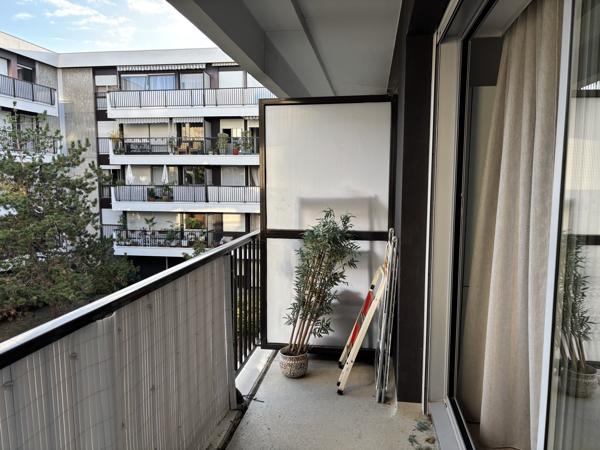 Appartement T2 rénové avec balcon et parking - Mérignac centre