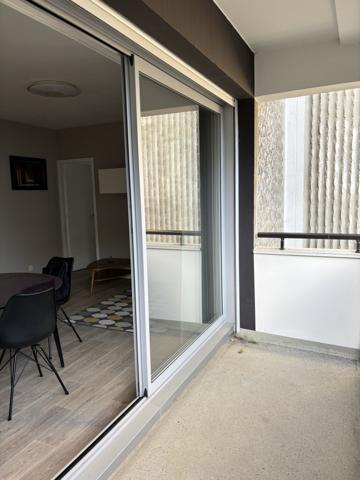 Appartement T2 rénové avec balcon et parking - Mérignac centre