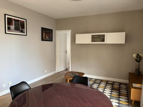 Appartement T2 rénové avec balcon et parking - Mérignac centre