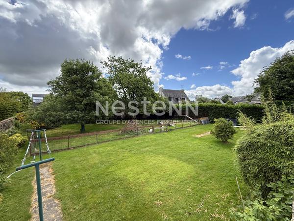 MOREAC - Propriété de charme à vendre 6 chambres et son magnifique jardin de 1280 m²