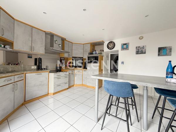 MOREAC - Propriété de charme à vendre 6 chambres et son magnifique jardin de 1280 m²
