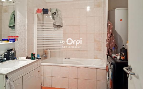 Immeuble à vendre    2 pièces • 229 m2 Commentry