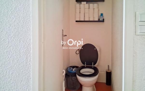 Immeuble à vendre    2 pièces • 229 m2 Commentry