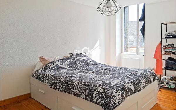 Immeuble à vendre    2 pièces • 229 m2 Commentry