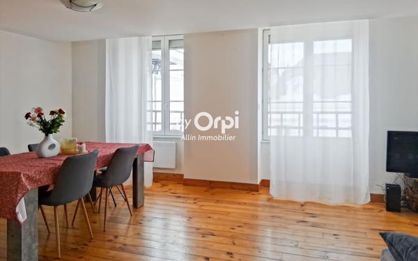 Immeuble à vendre    2 pièces • 229 m2 Commentry