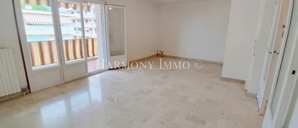 A vendre- Appartement T3 de 66m² à 5mn à pied du port et des commerces à Sanary-sur-mer 83110(Var).