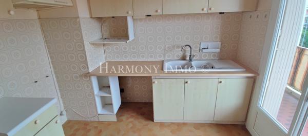 A vendre- Appartement T3 de 66m² à 5mn à pied du port et des commerces à Sanary-sur-mer 83110(Var).