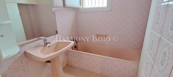 A vendre- Appartement T3 de 66m² à 5mn à pied du port et des commerces à Sanary-sur-mer 83110(Var).