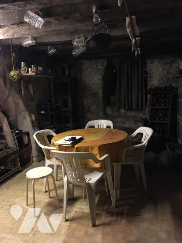 Située face au Château du Lude, cette maison d' une surface habitable d'environ 186 m² répartie...