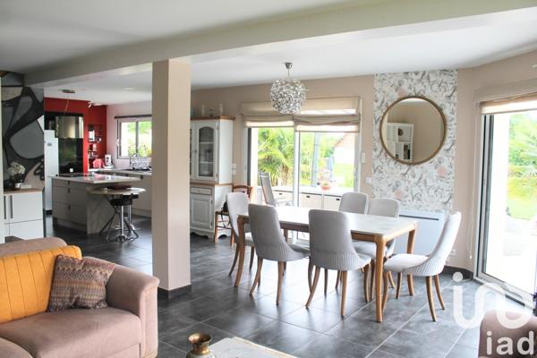 Maison 4 pièces de 104 m² à Lisieux (14100)