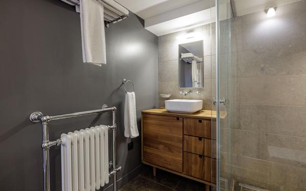 Appartement à vendre    2 pièces • 43,89 m2 Paris 12