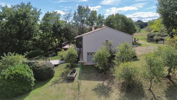 Roquecor (82150) Roquecor Maison avec 3 chambres, bien rénové avec jardin, terrasse jolie vues