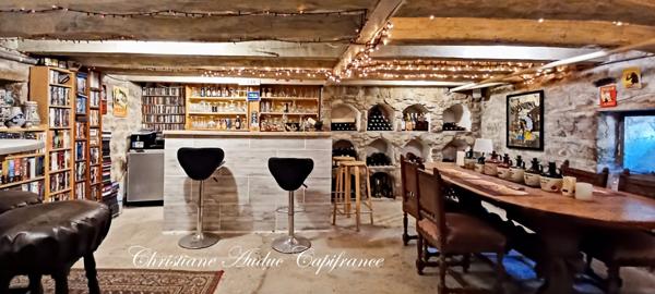 Entre Cluny et Charolles, ensemble immobilier avec 3 gîtes, d'une surface de 190 m², sur terrain de 6 000 m²