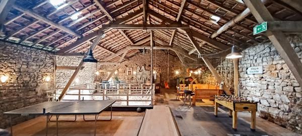 Entre Cluny et Charolles, ensemble immobilier avec 3 gîtes, d'une surface de 190 m², sur terrain de 6 000 m²