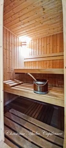 Entre Cluny et Charolles, ensemble immobilier avec 3 gîtes, d'une surface de 190 m², sur terrain de 6 000 m²