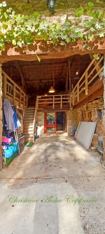 Entre Cluny et Charolles, ensemble immobilier avec 3 gîtes, d'une surface de 190 m², sur terrain de 6 000 m²