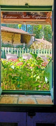 Entre Cluny et Charolles, ensemble immobilier avec 3 gîtes, d'une surface de 190 m², sur terrain de 6 000 m²