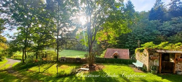 Entre Cluny et Charolles, ensemble immobilier avec 3 gîtes, d'une surface de 190 m², sur terrain de 6 000 m²