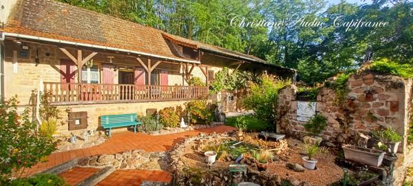 Entre Cluny et Charolles, ensemble immobilier avec 3 gîtes, d'une surface de 190 m², sur terrain de 6 000 m²