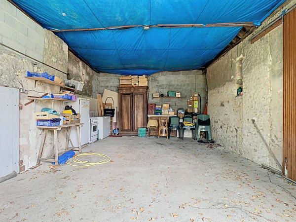 Longère à rénover sur terrain arboré de 1770 m²