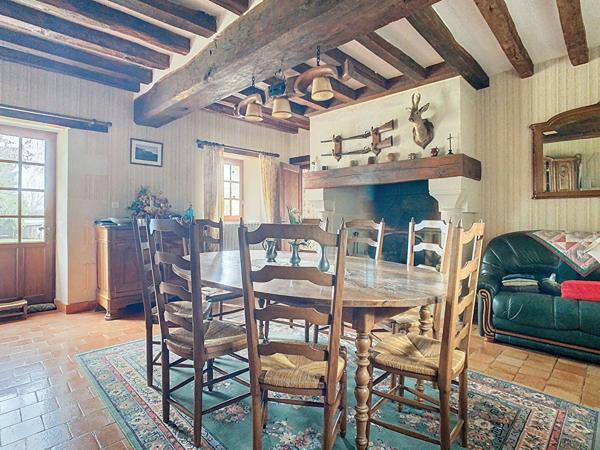 Longère à rénover sur terrain arboré de 1770 m²