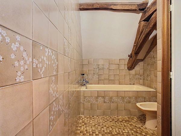 Longère à rénover sur terrain arboré de 1770 m²