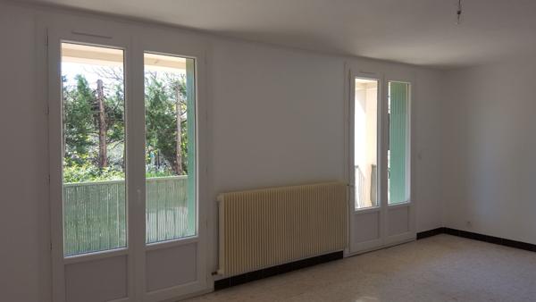 Grand T4 avec cave et garage , Sisteron